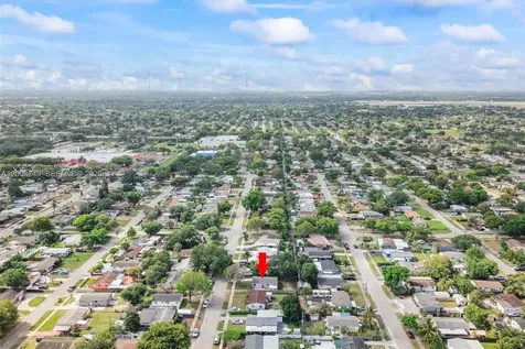 1530 N 69th Way Hollywood FL 33024