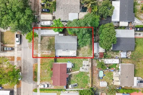 1530 N 69th Way Hollywood FL 33024