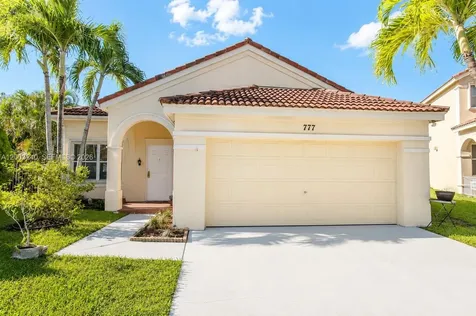 777 Tanglewood Circle Weston FL 33327