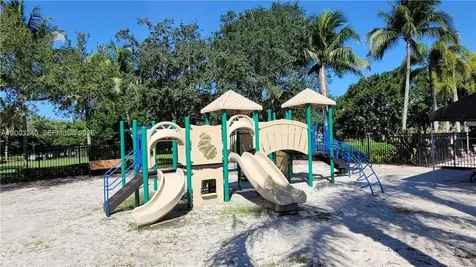 777 Tanglewood Circle Weston FL 33327