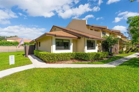 250 SW 97th Terrace Pembroke Pines FL 33025