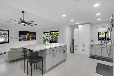 250 SW 97th Terrace Pembroke Pines FL 33025