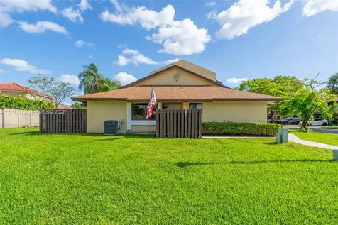 250 SW 97th Terrace Pembroke Pines FL 33025