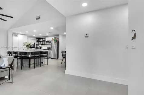 250 SW 97th Terrace Pembroke Pines FL 33025