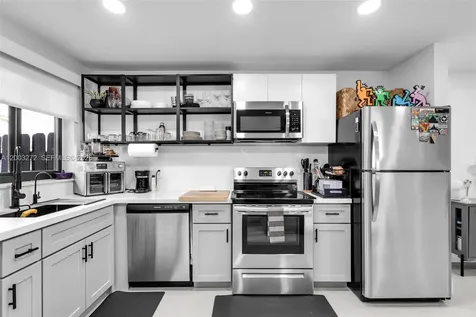 250 SW 97th Terrace Pembroke Pines FL 33025