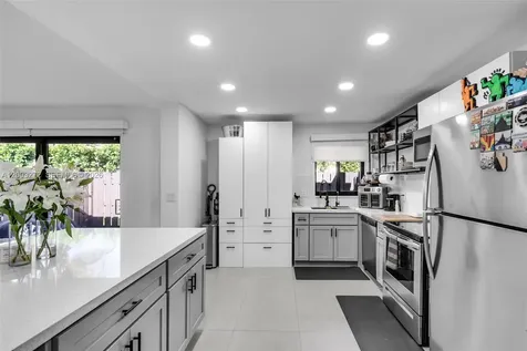 250 SW 97th Terrace Pembroke Pines FL 33025
