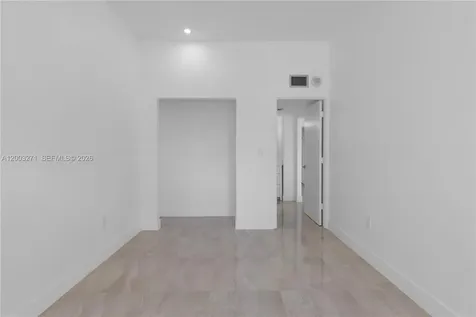3731 N Country Club Drive Aventura FL 33180