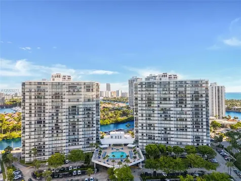 3731 N Country Club Drive Aventura FL 33180