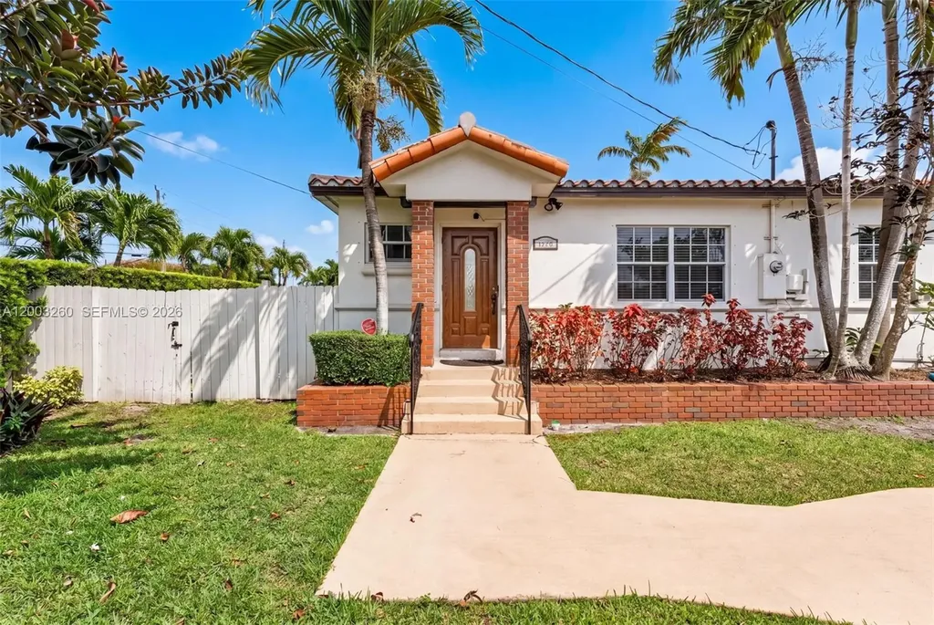 9000 SW 40th Terrace Miami FL 33165