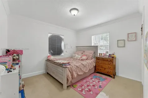 9000 SW 40th Terrace Miami FL 33165