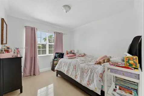 9000 SW 40th Terrace Miami FL 33165