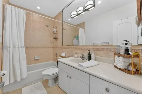 9000 SW 40th Terrace Miami FL 33165