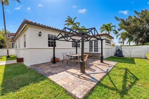 9000 SW 40th Terrace Miami FL 33165