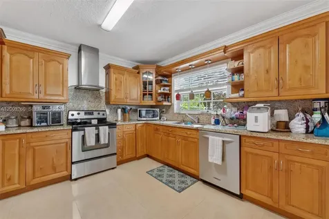 9000 SW 40th Terrace Miami FL 33165