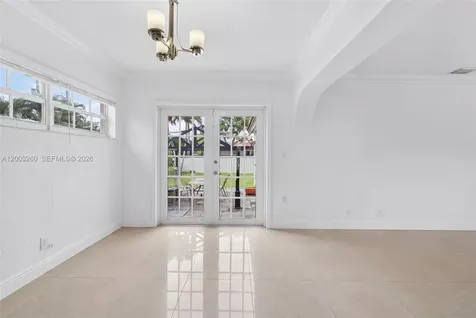 9000 SW 40th Terrace Miami FL 33165
