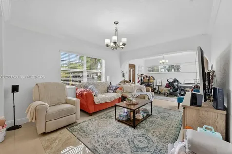 9000 SW 40th Terrace Miami FL 33165