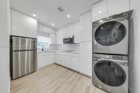 2464 SW 22nd Street Miami FL 33145