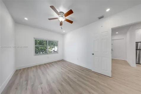 2464 SW 22nd Street Miami FL 33145