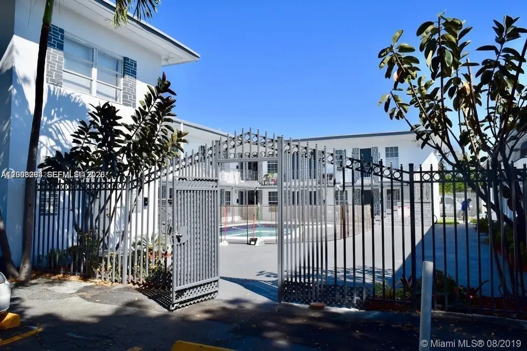 1843 Dewey Street Hollywood FL 33020