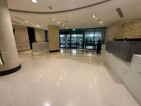 2555 Collins Avenue Miami Beach FL 33140