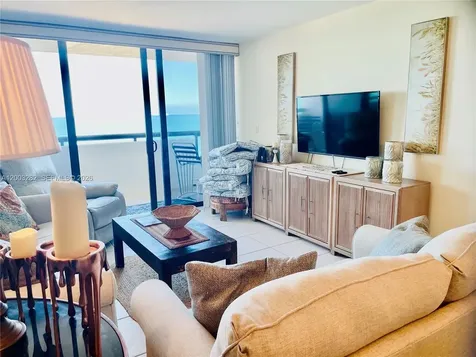 2555 Collins Avenue Miami Beach FL 33140