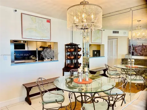 2555 Collins Avenue Miami Beach FL 33140