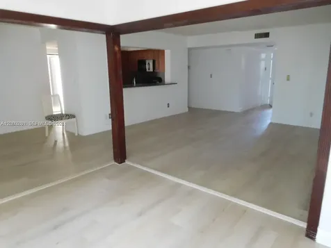 323 Ives Dairy Road Miami FL 33179