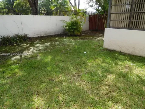 323 Ives Dairy Road Miami FL 33179