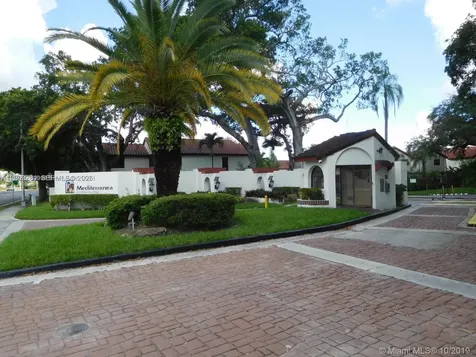 323 Ives Dairy Road Miami FL 33179