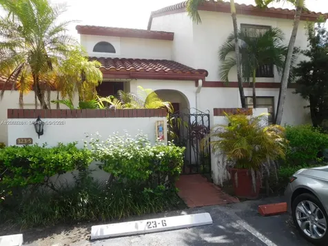 323 Ives Dairy Road Miami FL 33179