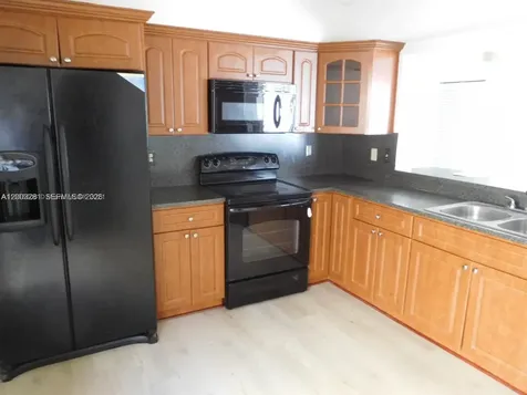 323 Ives Dairy Road Miami FL 33179