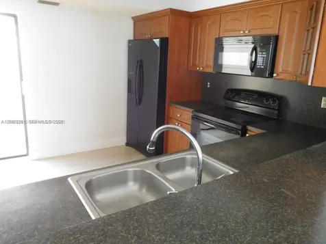 323 Ives Dairy Road Miami FL 33179