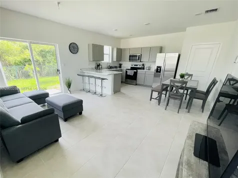 916 SE 19th Street Homestead FL 33034