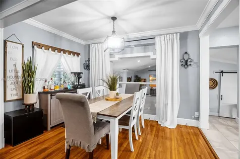 899 E Country Club Circle Plantation FL 33317