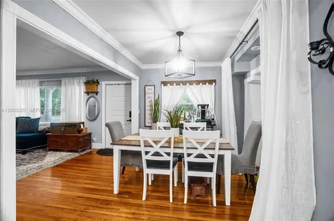 899 E Country Club Circle Plantation FL 33317