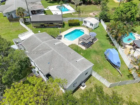 899 E Country Club Circle Plantation FL 33317