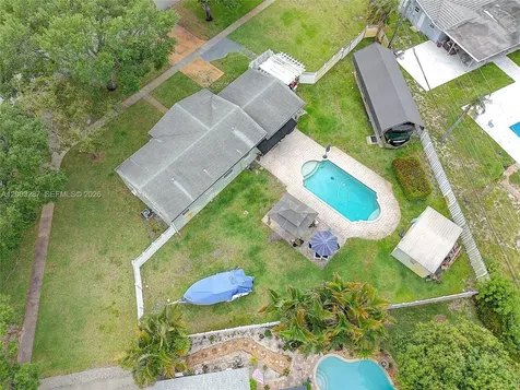 899 E Country Club Circle Plantation FL 33317