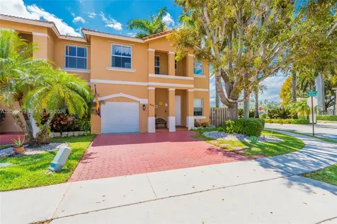 846 NW 135th Terrace Pembroke Pines FL 33028
