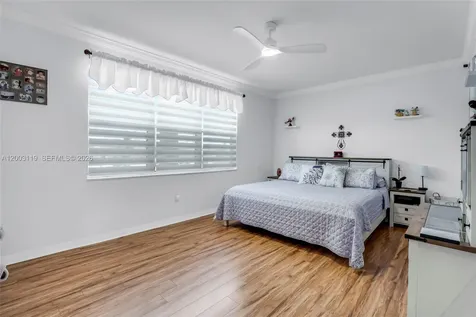 846 NW 135th Terrace Pembroke Pines FL 33028