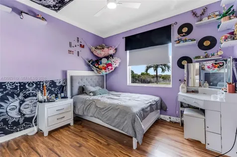 846 NW 135th Terrace Pembroke Pines FL 33028