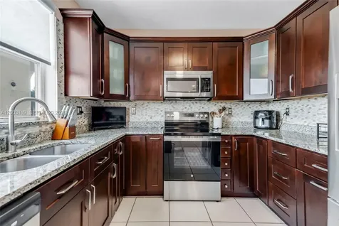 846 NW 135th Terrace Pembroke Pines FL 33028
