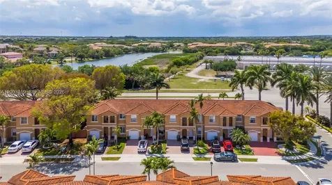 846 NW 135th Terrace Pembroke Pines FL 33028