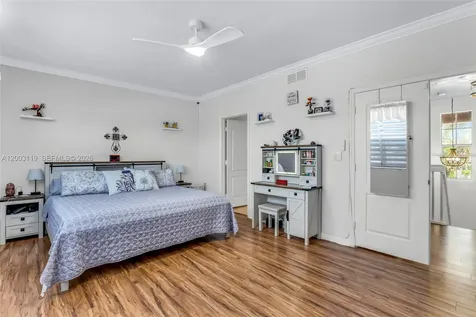 846 NW 135th Terrace Pembroke Pines FL 33028