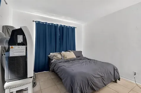 5814 Cleveland Street Hollywood FL 33021