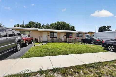 5814 Cleveland Street Hollywood FL 33021