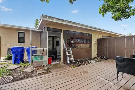 5814 Cleveland Street Hollywood FL 33021