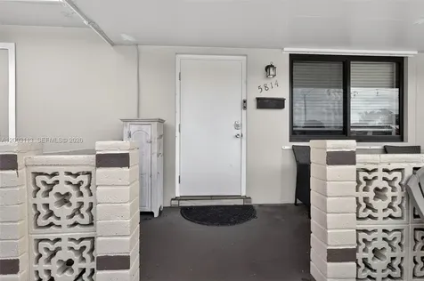 5814 Cleveland Street Hollywood FL 33021