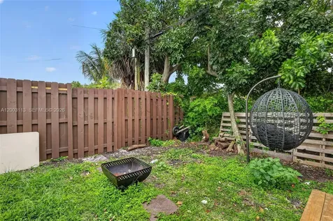 5814 Cleveland Street Hollywood FL 33021
