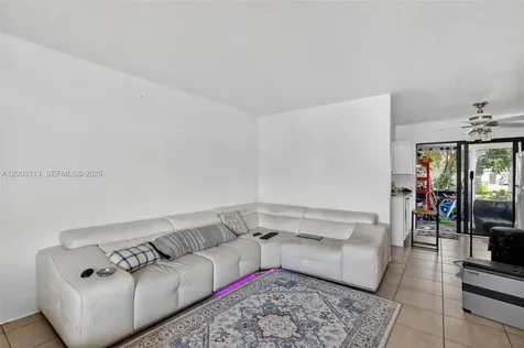 5814 Cleveland Street Hollywood FL 33021