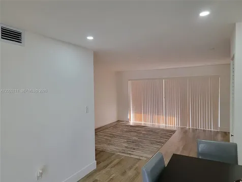 9371 Fontainebleau Boulevard Miami FL 33172